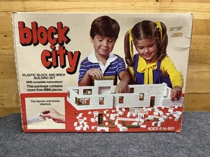 1950's BLOCK CITY PLASTIC BLOCK BUILDING SET B-1000 The Village - Not Counted - Picture 1 of 5