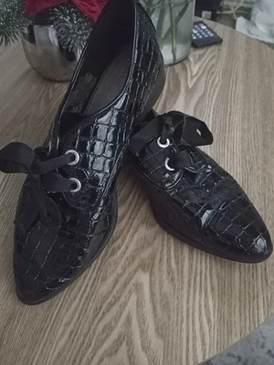 Aldo Agwenna Black Patent Leather Oxfords Women's Size 8 - Image 1 of 4