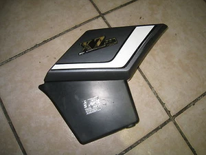 XZ 550 11U Side Cover Right Trim Emblem Cover Right - Picture 1 of 3