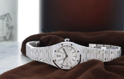 Audemars Piguet Royal Oak Mini Frosted Ladies White Gold 67630BC.GG.1312BC.01 - Image 1 of 4