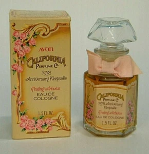 NIB AVON CALiFORNiA PERFUME 1978 ANNiVERSARY KEEPSAKE TRAiLiNG ARBUTUS COLOGNE - Picture 1 of 3