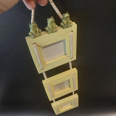 Quadro infantil triplo suspenso Two's Company FROGS comprimento 14"×2" fotos  - Imagem 1 de 4