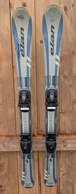 Grandes esquís de nieve alpinos ELAN medidas 43" largo 110 cm acabado AZUL Foto 1 de 4