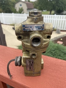 Ross 3773A4011 Valve Normally w 120V Solenoid Activator Free Pship - Picture 1 of 8