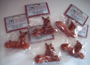 Menge 5 Pakete von 2 1/4" beflockt Hirsch Rehkitz Figur - Bild 1 von 5