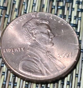 2007-P Lincoln Penny. Die Chip On Reverseandobverse Error. - Picture 1 of 5