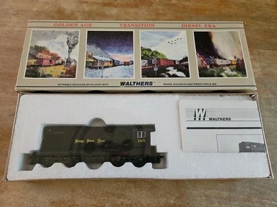 Walthers 932-1307 NKP Nickel Plate Road H10-44 Fairbanks-Morse Diesel Locomotive - Image 1 of 4