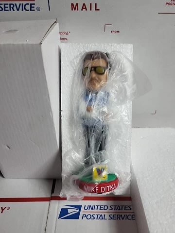 Mike Ditka 2021 Chicago Dogs Bobblehead SGA ~ Bears NFL Hall of Fame Legend Cover