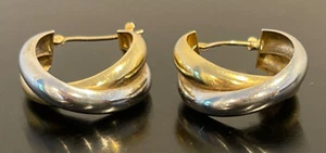 Pendientes de aro cruzado ""X"" de oro liso de dos tonos de 14 K oro blanco/amarillo - Imagen 1 de 5