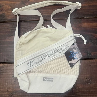 Bolso Mensajero de Hombro Supreme 3D Logo Blanco FW23 Auténtico Garantizado NUEVO Foto 1 de 4