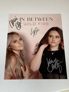 Wild Fire Band Duo Signed Photo 8x10 Kelli Luzwig Kayla Luzwig - Picture 1 of 4