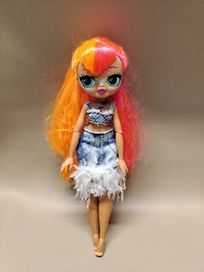 OMG Fierce Neonlicious, 2022 MGA Entertainment LOL Surprise Puppe - Bild 1 von 7
