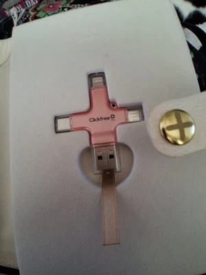 Clickfree Pro - Photo and Video Backup Device with Matching Travel Case - Image 1 of 4