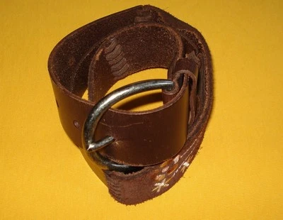 WOMEN'S OLD NAVY BROWN GENUINE LEATHER/ SUEDE LEATHER WITH FLOWERS BELT SIZE M. - Image 1 of 4