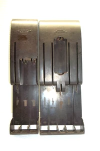 2 Portacuchillos Cutco de Baquelita Marrón Vintage Montaje en Pared Bandeja Almacenamiento 6 y 3 Ranuras - Imagen 1 de 9