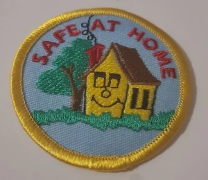 VINTAGE SAFE AT HOME Embroidered Patch - Bild 1 von 2