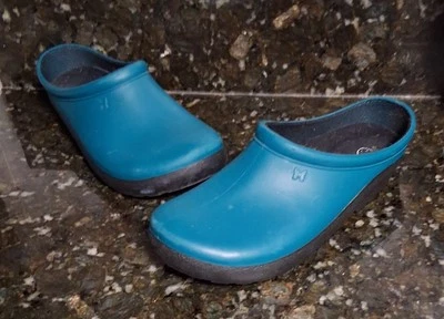 SLOGGERS Premium Insole Waterproof Garden Clogs for Women Size 8 Lightly Used  - Image 1 of 4