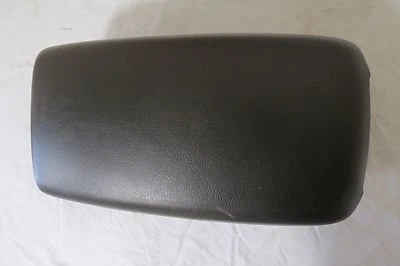 Saturn Aura 2007 08 09 consola central reposabrazos color negro montaje OEM Foto 1 de 4