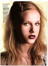 Tucked Twist wunderschönes dunkelblondes Modell sexy Lippenaugen Magazin CLIPPING Foto