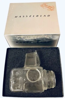 Modelo de vidrio de Hasselblad 500 C/M por el diseñador Christer Sjogren como nuevo con caja Foto 1 de 4