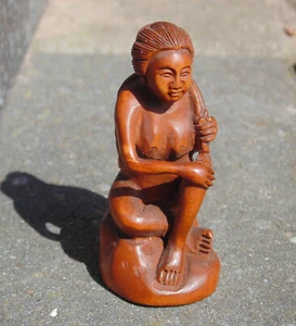 (#1444) Figura oriental madera erótica desnuda dama firmada colgante netsuke - Imagen 1 de 7