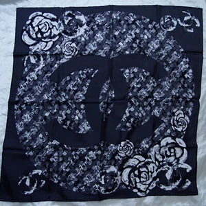 Chanel Carre Tuch 2009 Camelie RAR neuwertig m.Kaufbeleg Paris - Bild 1 von 10