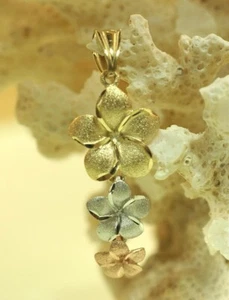 12MM GRADUATED 14K TRI-COLOR GOLD DC MATTE HAWAIIAN 3 PLUMERIA FLOWER PENDANT #2 - Picture 1 of 5