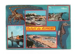 RIMINI SPIAGGIA SALUTI DA RIMINI CARTOLINA VIAGGIATA ANIMATA ANNO 1965 FG - Imagen 1 de 2