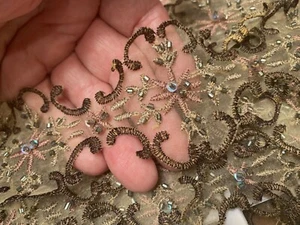 *Embroidered Scallop Flower 2.25" Moss Tea Green Vtg Rose Glass Beads 1yd - Picture 1 of 5