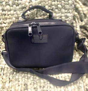 Bandolera de neopreno edición limitada AXEL DAGNE DOVER BOLSA DE ALMUERZO Y CORREA AZUL TORMENTA USADA EN EXCELENTE ESTADO - Imagen 1 de 23