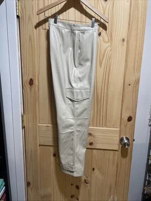 Calça cargo Bailey 44FAUX couro creme tamanho 8 - Imagem 1 de 4