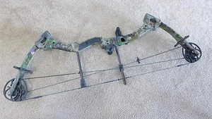2010 BOWTECH SOLDIER RH 28/65 COMPOUND BOW EXCELLENT - Picture 1 of 5