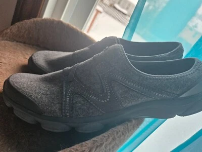 Easy Spirit woman's pull on shoes size 12M - Image 1 of 4