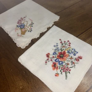 Vtg, Beautiful Hand Embroidered Colorful Handkerchief - Picture 1 of 6