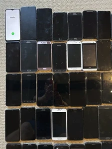 Job Lot Mix 40 x Samsung And Android UNTESTED Power Up Smartphones - Photo 1 sur 10