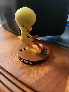 Danbury Mint Goebel April Tweety Early Bird Worm Calendar Looney Tunes Figurine - Picture 1 of 6
