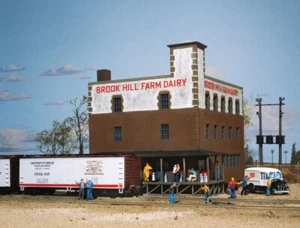 Walthers Cornerstone 933-3010 | Brook Hill Farm Dairy | Escala HO - Imagen 1 de 2