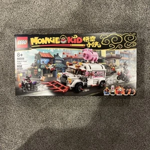 LEGO Monkie Kid 80009 Piggy’s Food Truck nuovo sigillato in fabbrica 8+ 832 pezzi - Foto 1 di 14