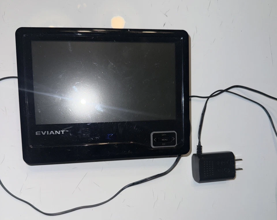 EVIANT MODEL T7-03 HANDHELD 7" PORTABLE LCD TV MONITOR - Image 1 of 1