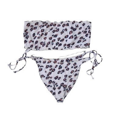 Top mediano de bikini bandeau con estampado de leopardo Stone Fox, parte inferior grande Foto 1 de 4