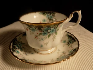VINTAGE ROYAL ALBERT "ROYAL CHOICE SERIES" BADMINTON CUP AND SAUCER - EXCELLENT - Picture 1 of 10