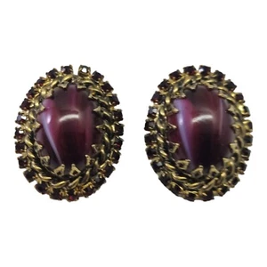 Vintage Clip On Earrings Red Rhinestones Cabochon Gold Tone - Picture 1 of 9
