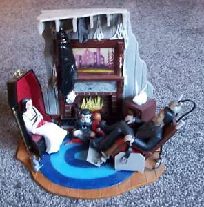 Polarlichter Monster Munsters Home Wohnzimmer Set gebaut & bemalt Modellbausatz - Bild 1 von 10