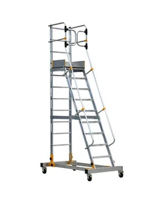 Scala in alluminio a castello 9 gradini + piattaforma alta m 2,50 - Foto 1 di 6