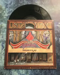 GFA Styx Band bassista * CHUCK PANOZZO * album in vinile firmato PROOF AD1 COA - Foto 1 di 4