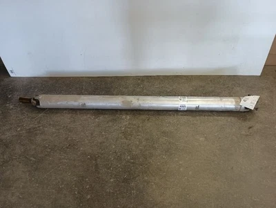 Eje de transmisión trasero línea de transmisión de Sierra Denali 1500 2020 3,0 L AT doble 12114835 Foto 1 de 4