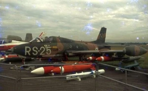 original 35 mm Slide aircraft ami mb326K I-KMAK RS25 farnborough '74 - Photo 1/1