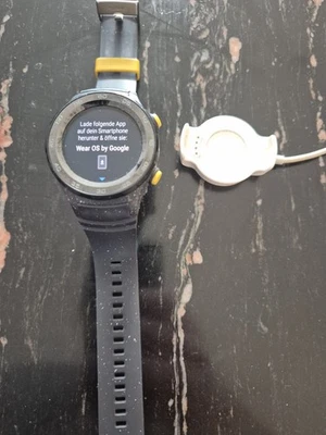Huawei Watch 2 45mm Kunststoffgehäuse, Sportarmband, Schwarz - Bild 1 von 2