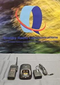 Motorola MotoTRBO XPR7550 UHF 403-512 MHz Two Way Radio AAH56RDN9KA1AN w Charger - Picture 1 of 7