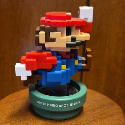 Super Mario Bros Modern Color 8 Bit Amiibo Fig 30th Anniversary Nintendo Loose - Image 1 of 2